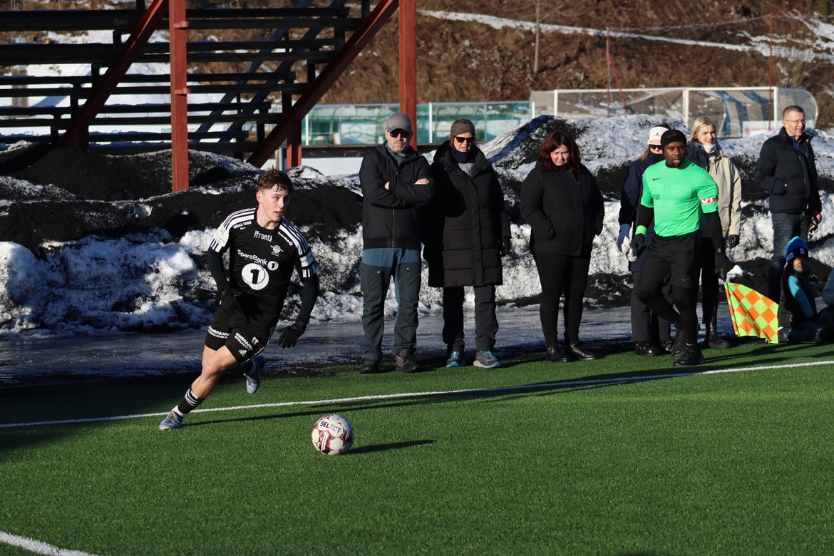 Elias briljerer på kanten